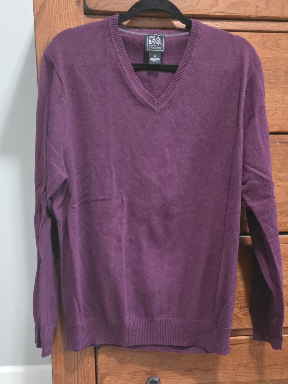Jos. A. Bank Men's V-Neck Sweater in Plum